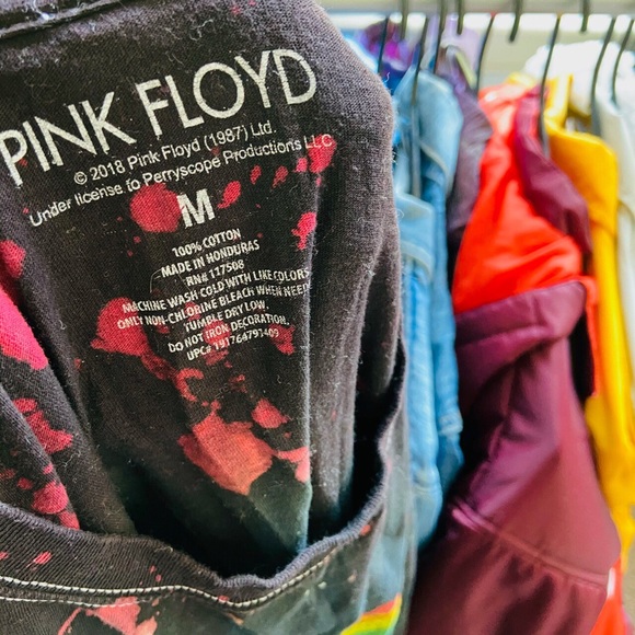SOLD Pink Floyd Tee - Picture 4 of 4